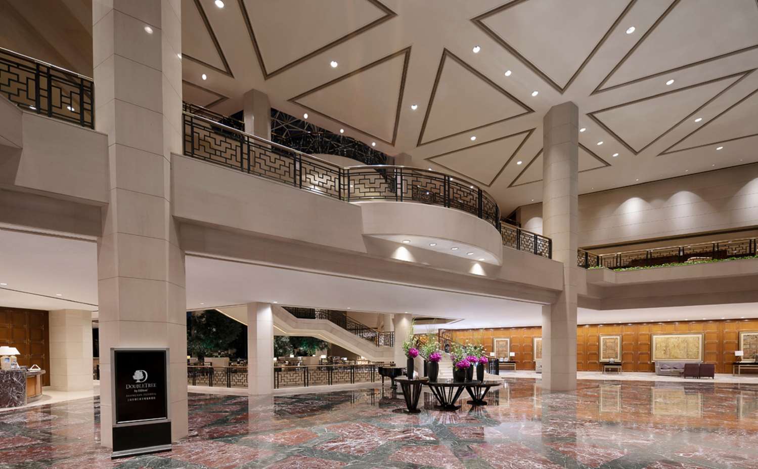 Lobby at DoubleTree by Hilton Hotel Shanghai Pudong, SHANGHAI