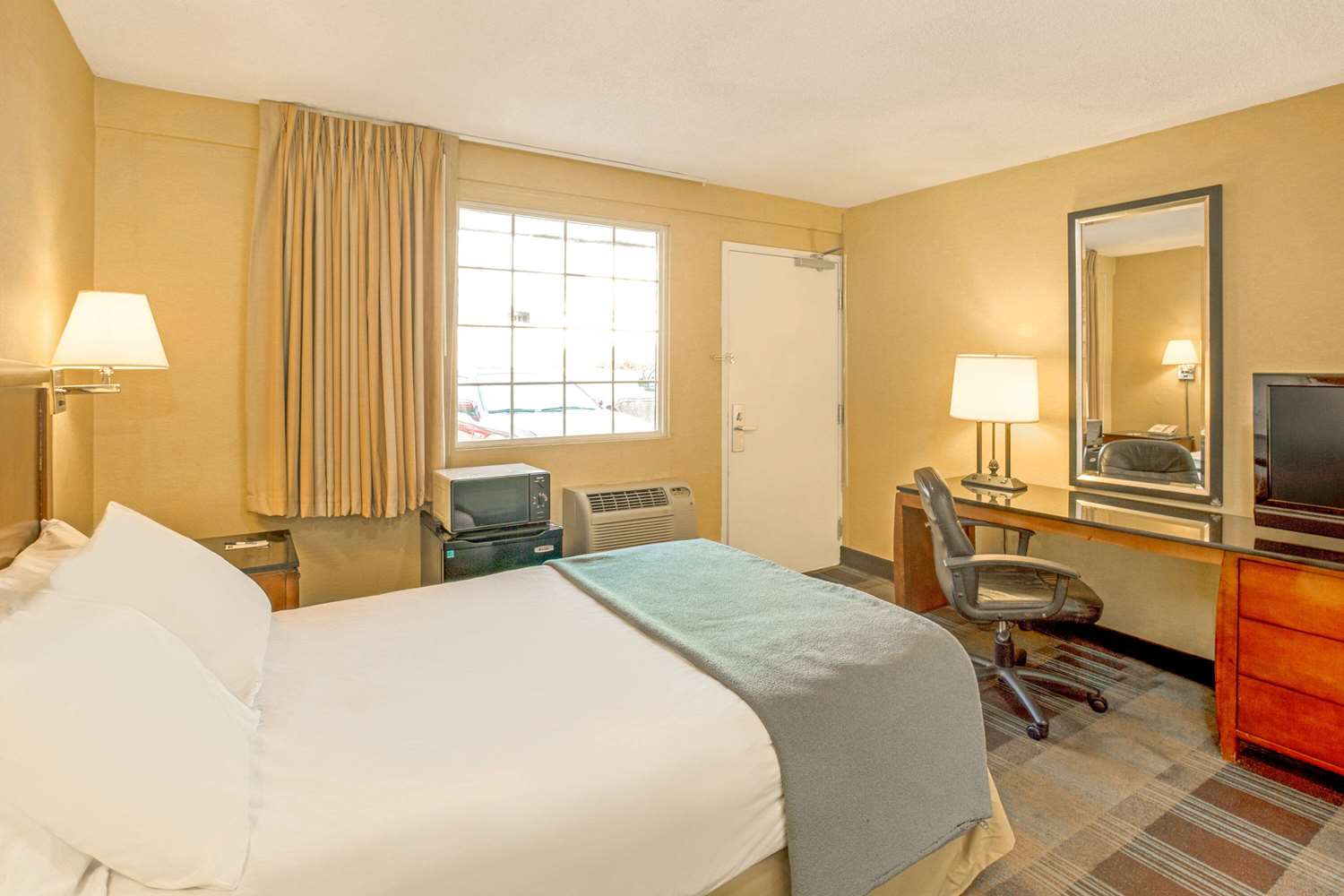 Travelodge By Wyndham Silver Spring 7/13