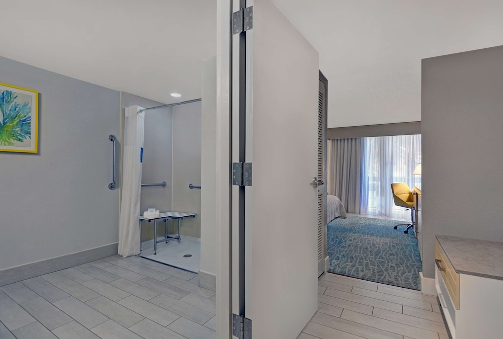 Hampton Inn Jacksonville Beach 27/57