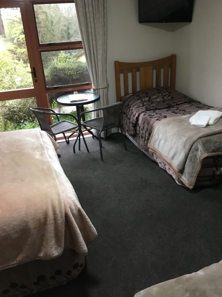 Room, Twin Beds