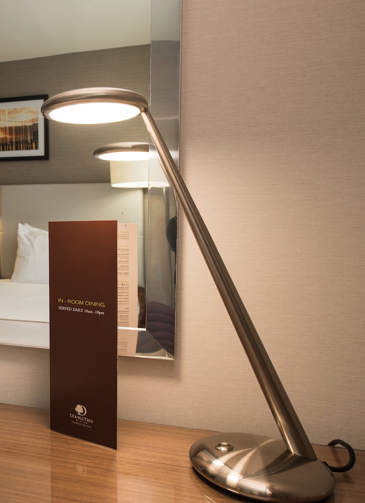 Doubletree By Hilton Dartford Bridge 24/84
