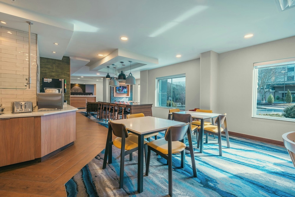 Fairfield Inn Suites by Marriott Atlanta Kennesaw 36/50