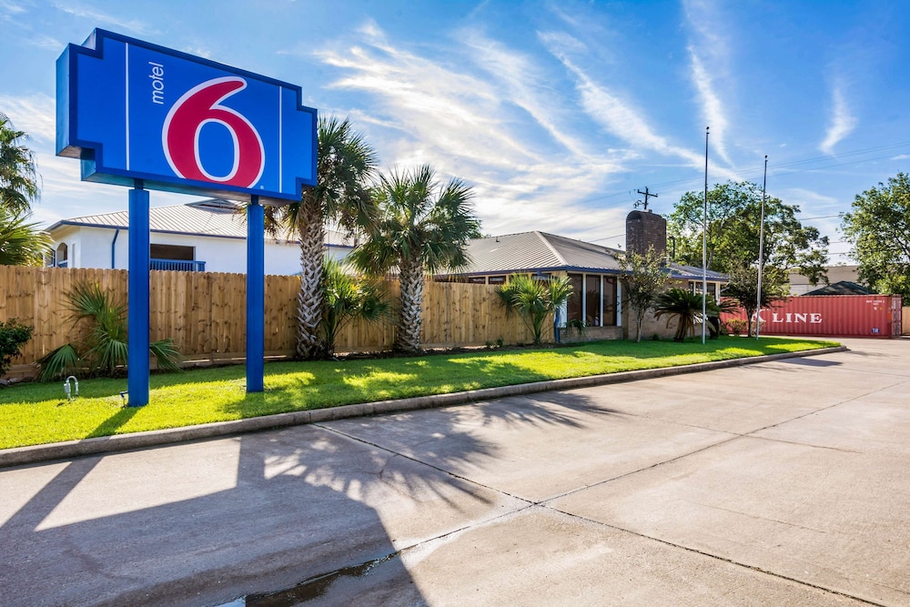 Motel6 Freeport, TX 41/54