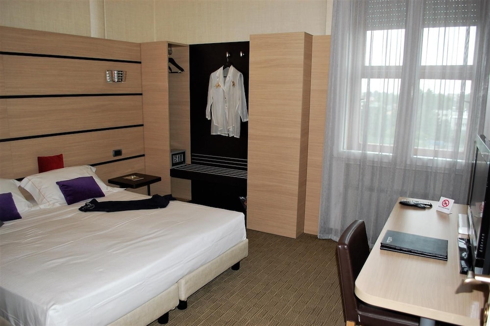 Hotel Cora 10/30