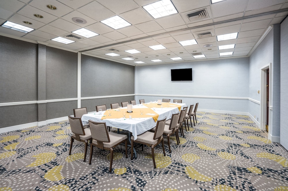 Holiday Inn Huntsville Research Park 48/52