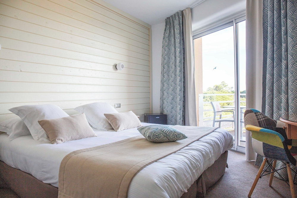 Room, Twin Beds, Sea View, Grand Hotel Du Lido 3/9
