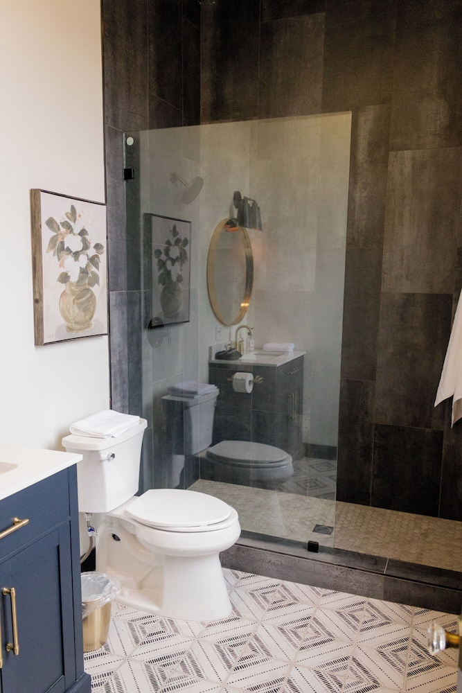 Speakeasy Suites 4/50