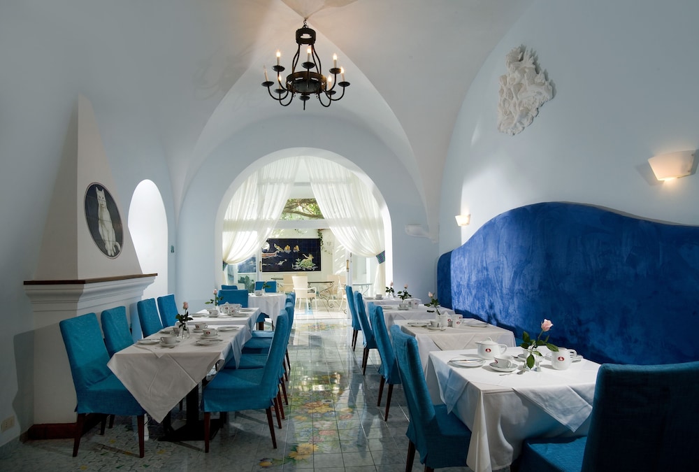Hotel Gatto Bianco 39/46