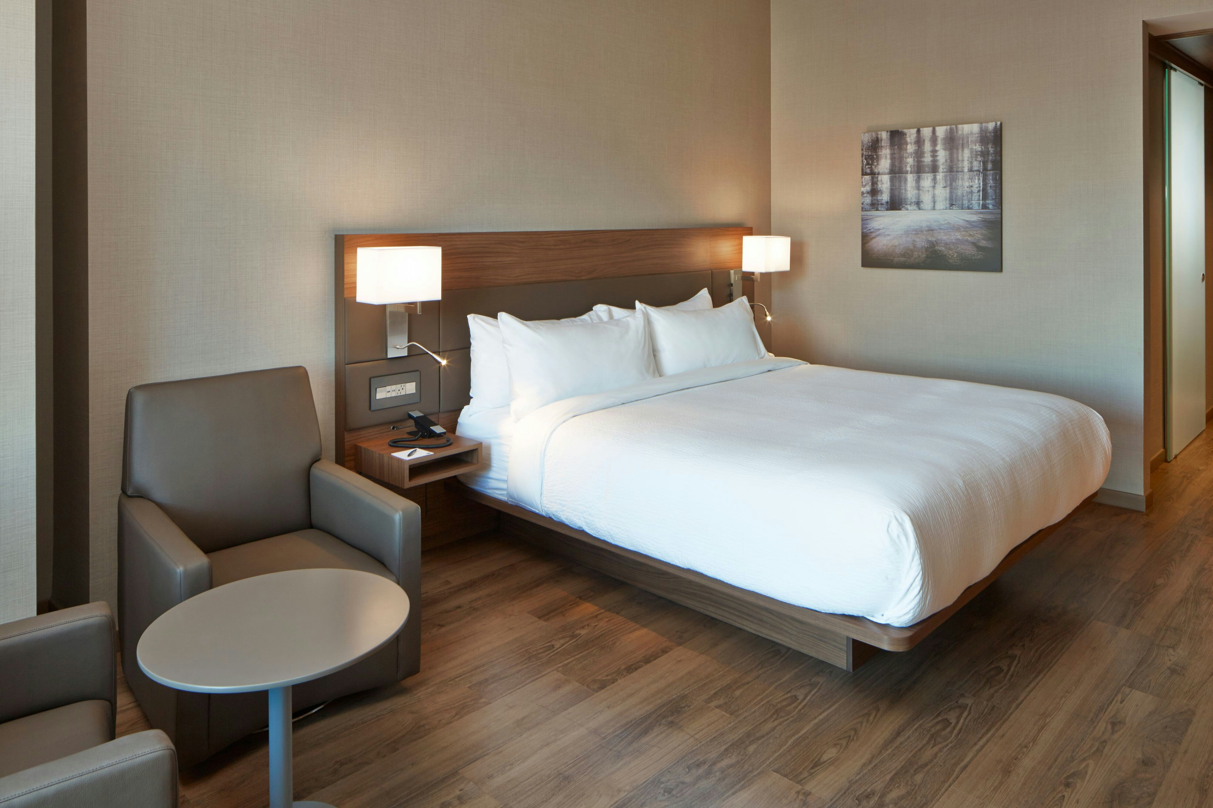 Ac Hotel By Marriott Minneapolis Downtown 8/44