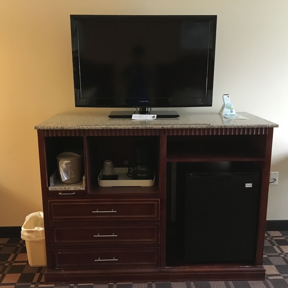 Cabot Inn and Suites 35/50