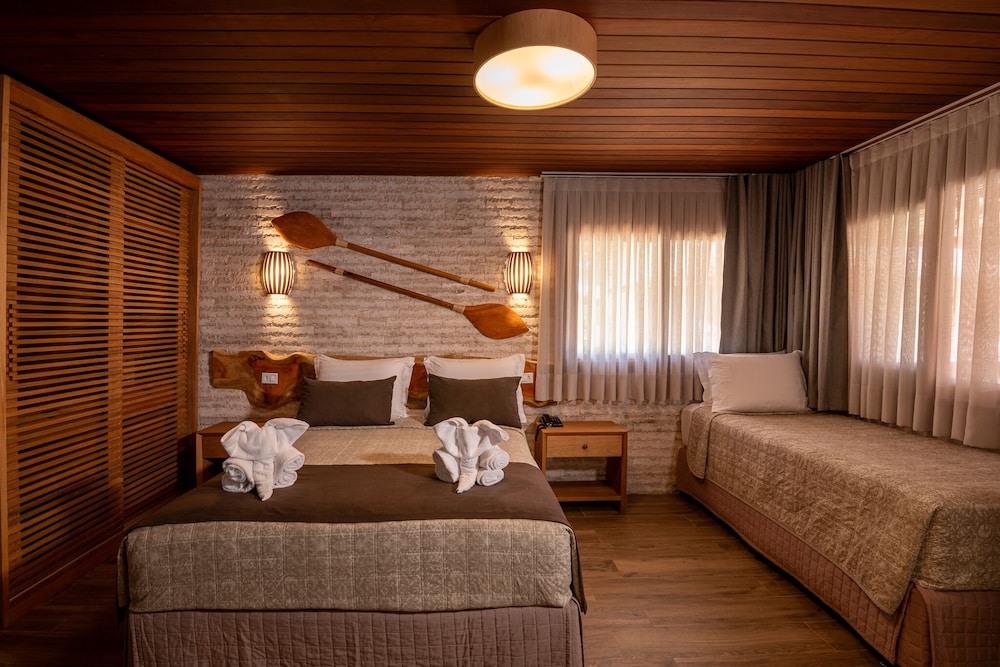Master, Superior, 1 Double and 1 Single Bed، Village Paraíso Tropical 4/8