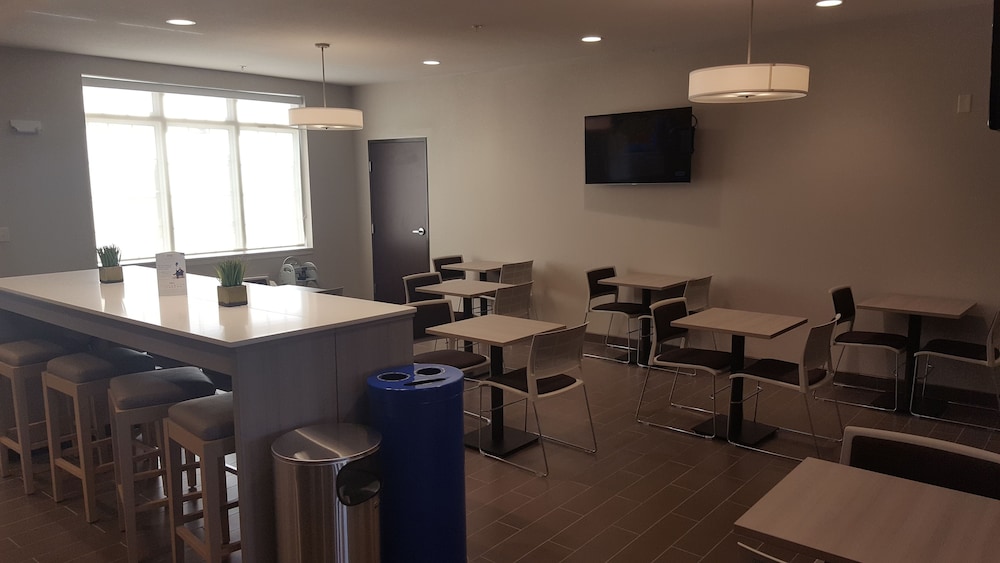 Microtel Inn And Suites By Wyndham Perry 31/41