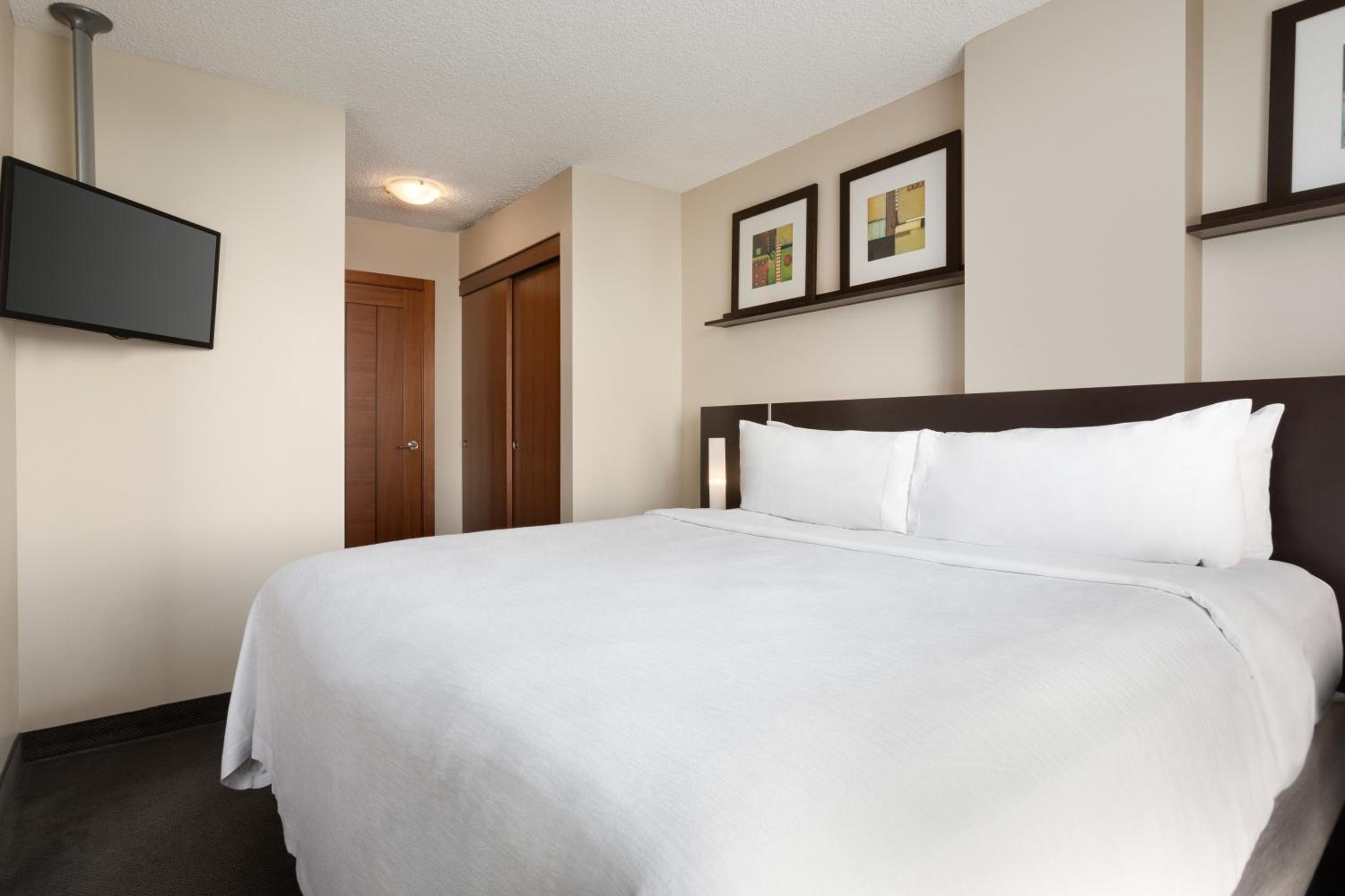 2 BEDROOMS, PRESIDENTIAL, SUITE, 2 DOUBLE BEDS