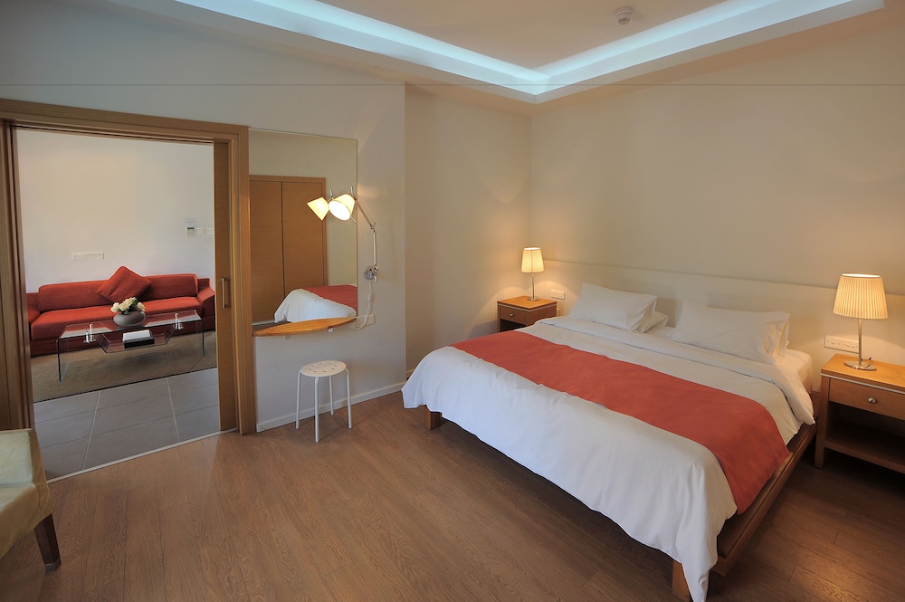 E Hotel Spa Resort 17/61