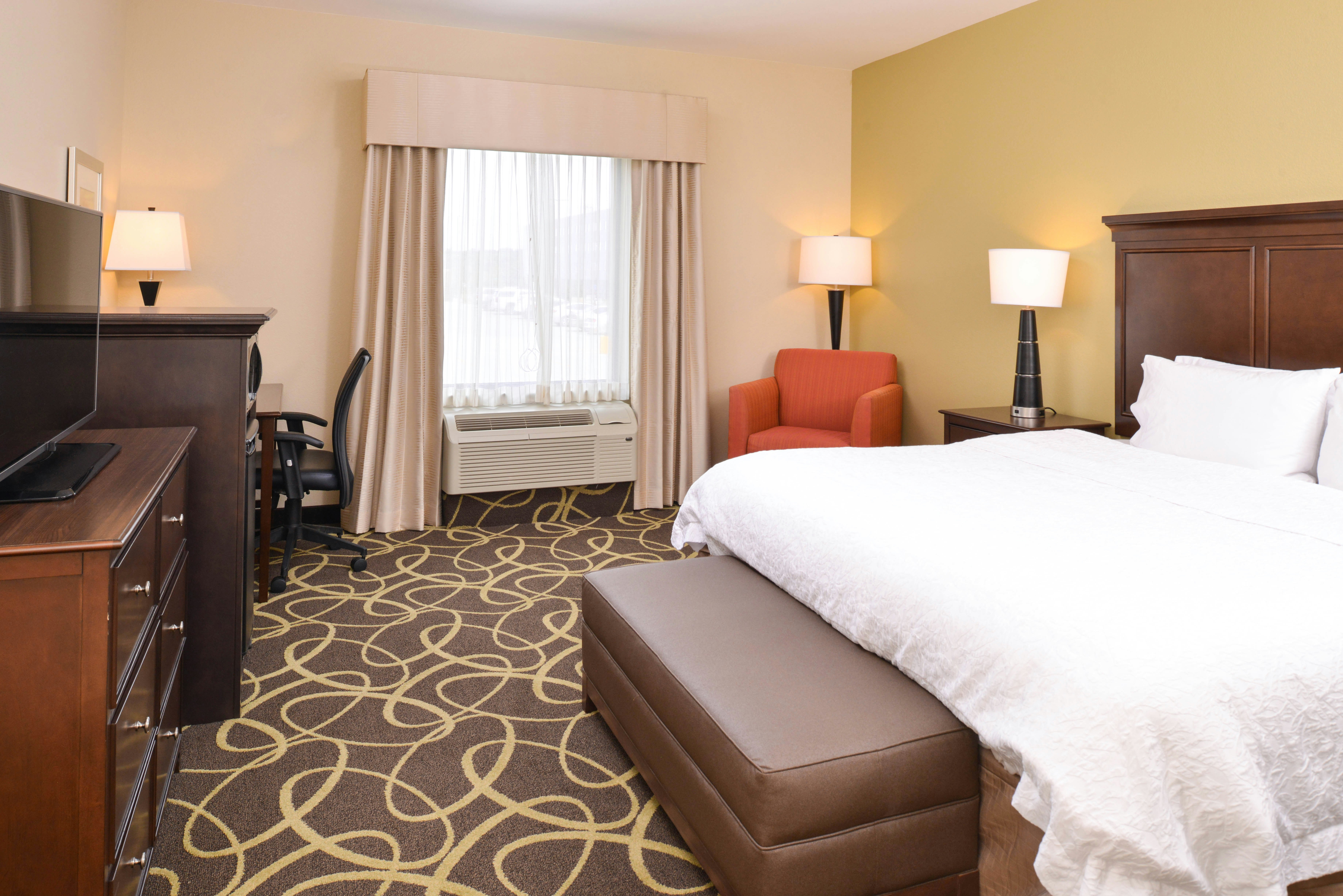 ROOM, KING BED