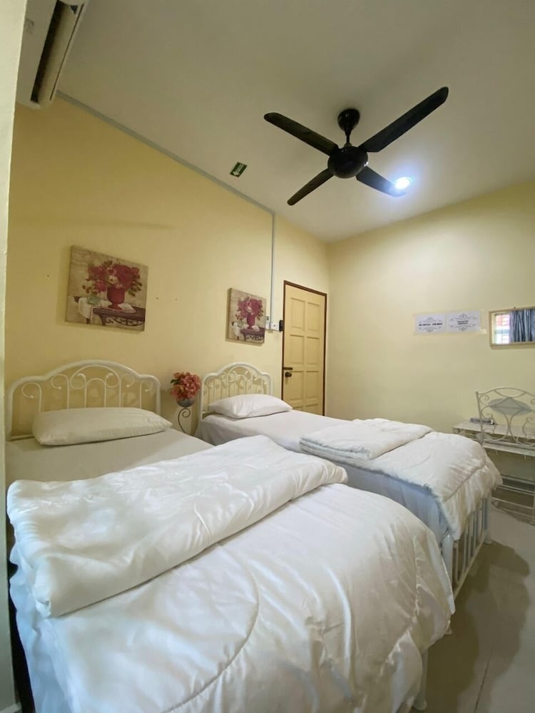 AAM Hotel 12/50