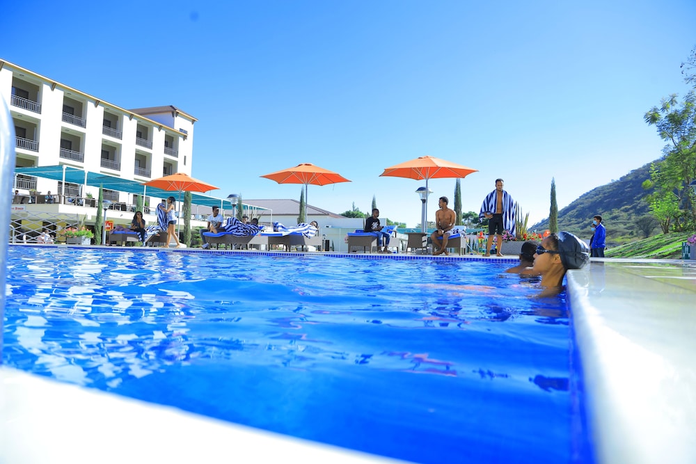 Haile Resort Adama 48/51