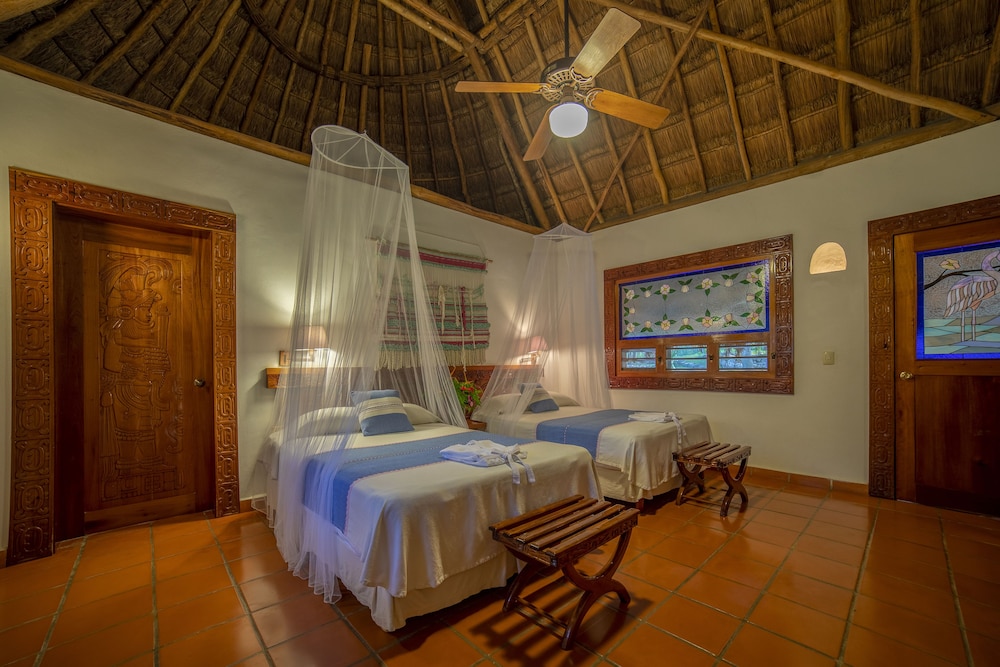 The lodge At Chichen Itza 15/50
