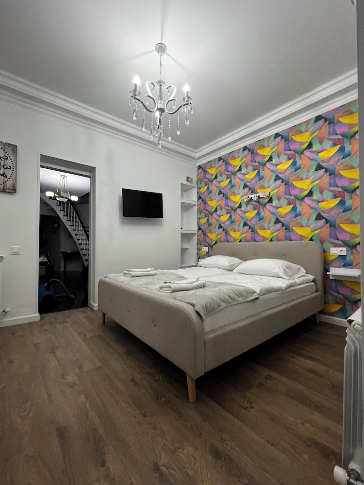 DELUXE, APARTMENT