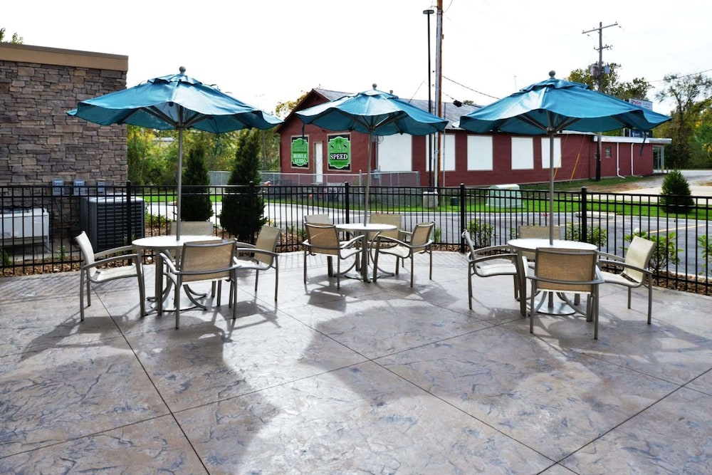 Hampton Inn Leavenworth 35/42