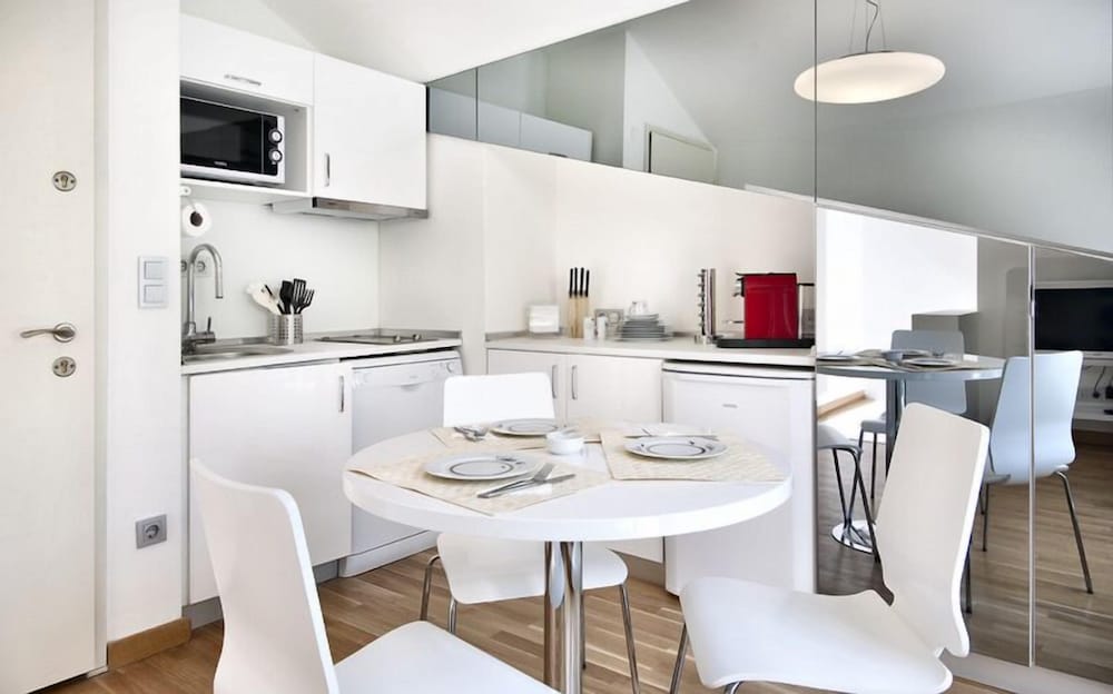NURU ZIYA SUITES 64/82
