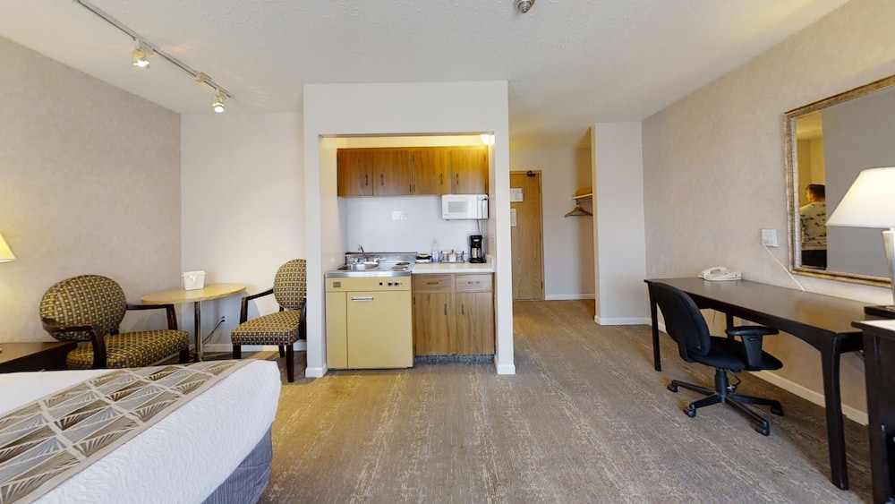 Dilworth Inn 24/45
