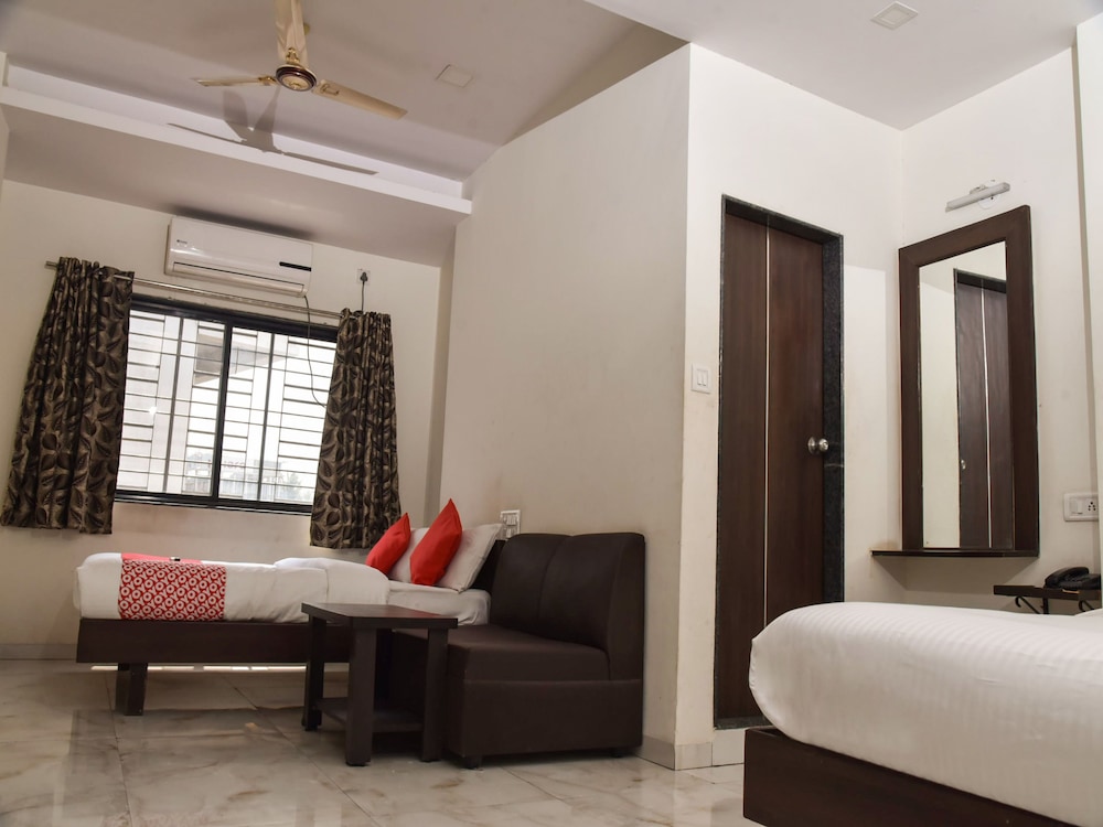 Oyo 12854 Hotel Sahara Inn 12/20