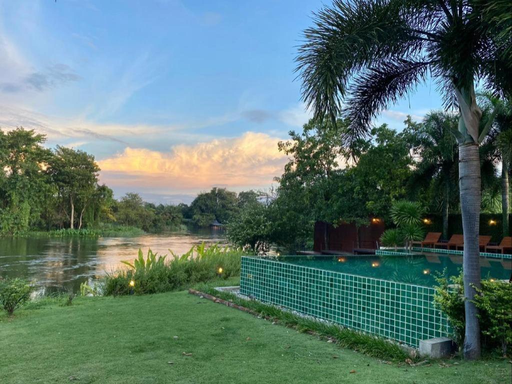 Ruen Maihom Riverside Cottage 51/63