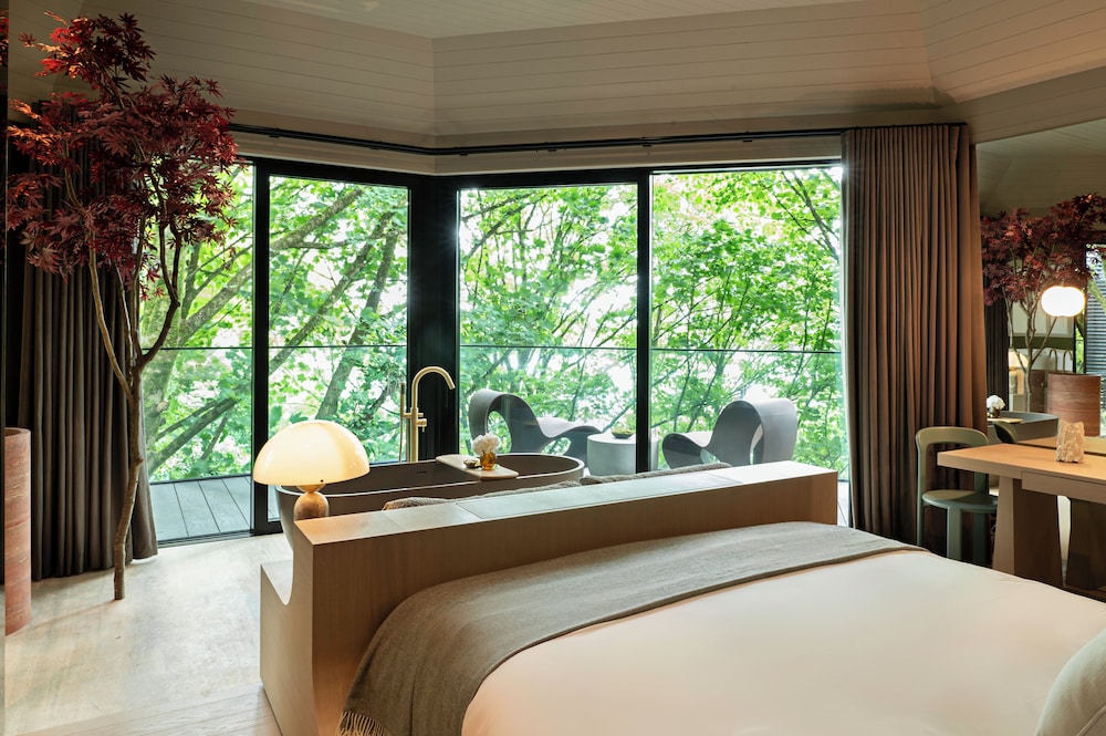 Tree House, Luxury, King Bed