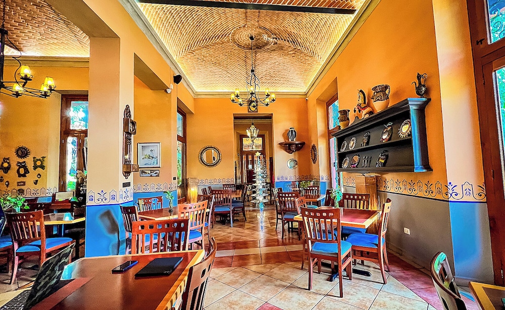 Hotel Casa San Angel 55/68