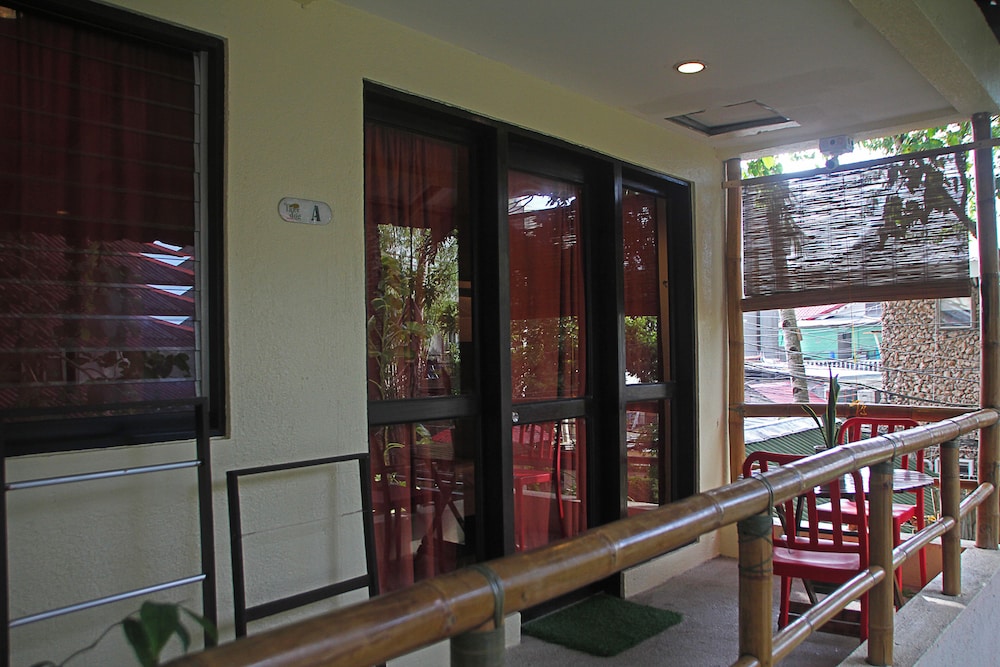 The Lazy Dog Bed And Breakfast 36/60