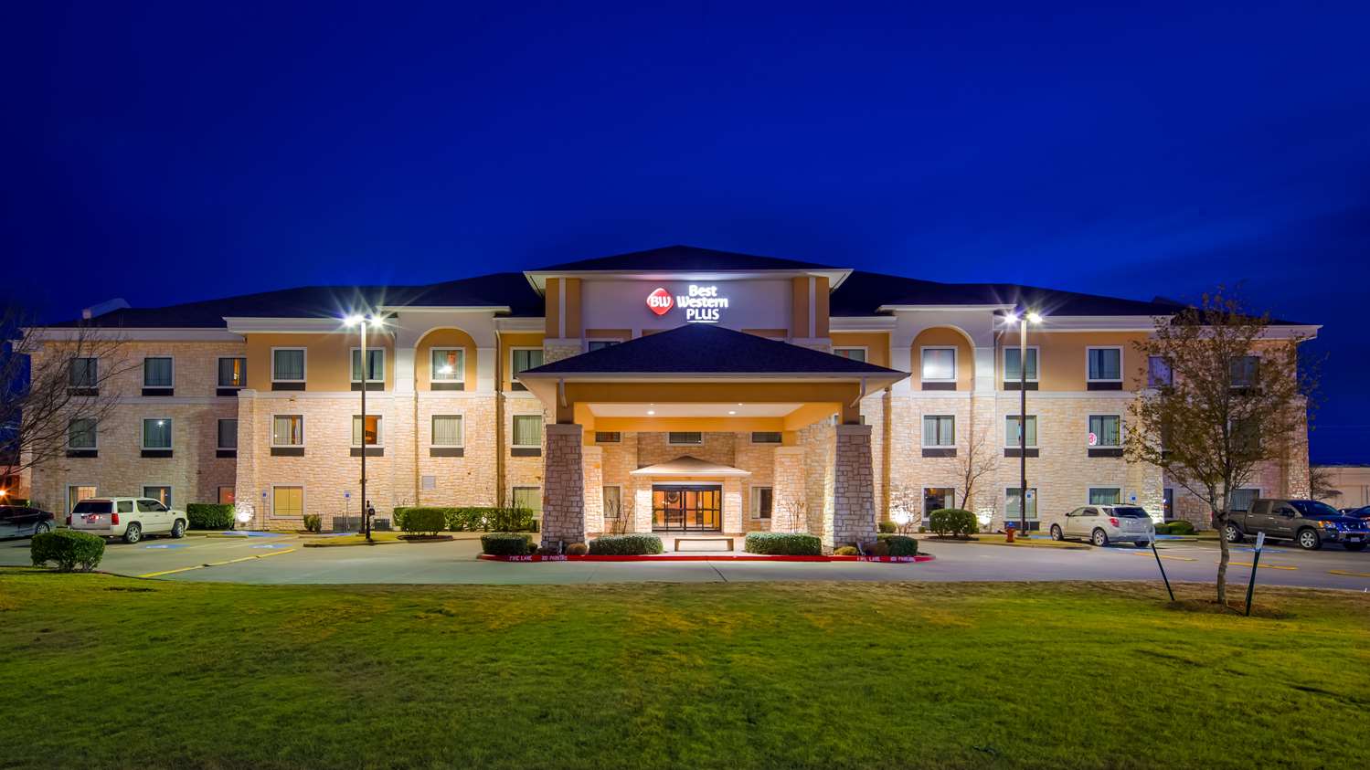 Best Western Plus Christopher Inn & Suites 2/32
