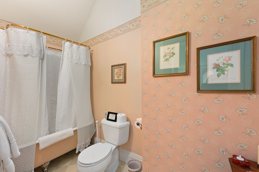 The Gables Wine Country Inn 43/50