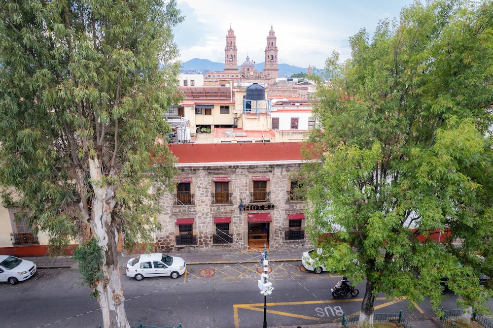 Hotel El Carmen 50/59