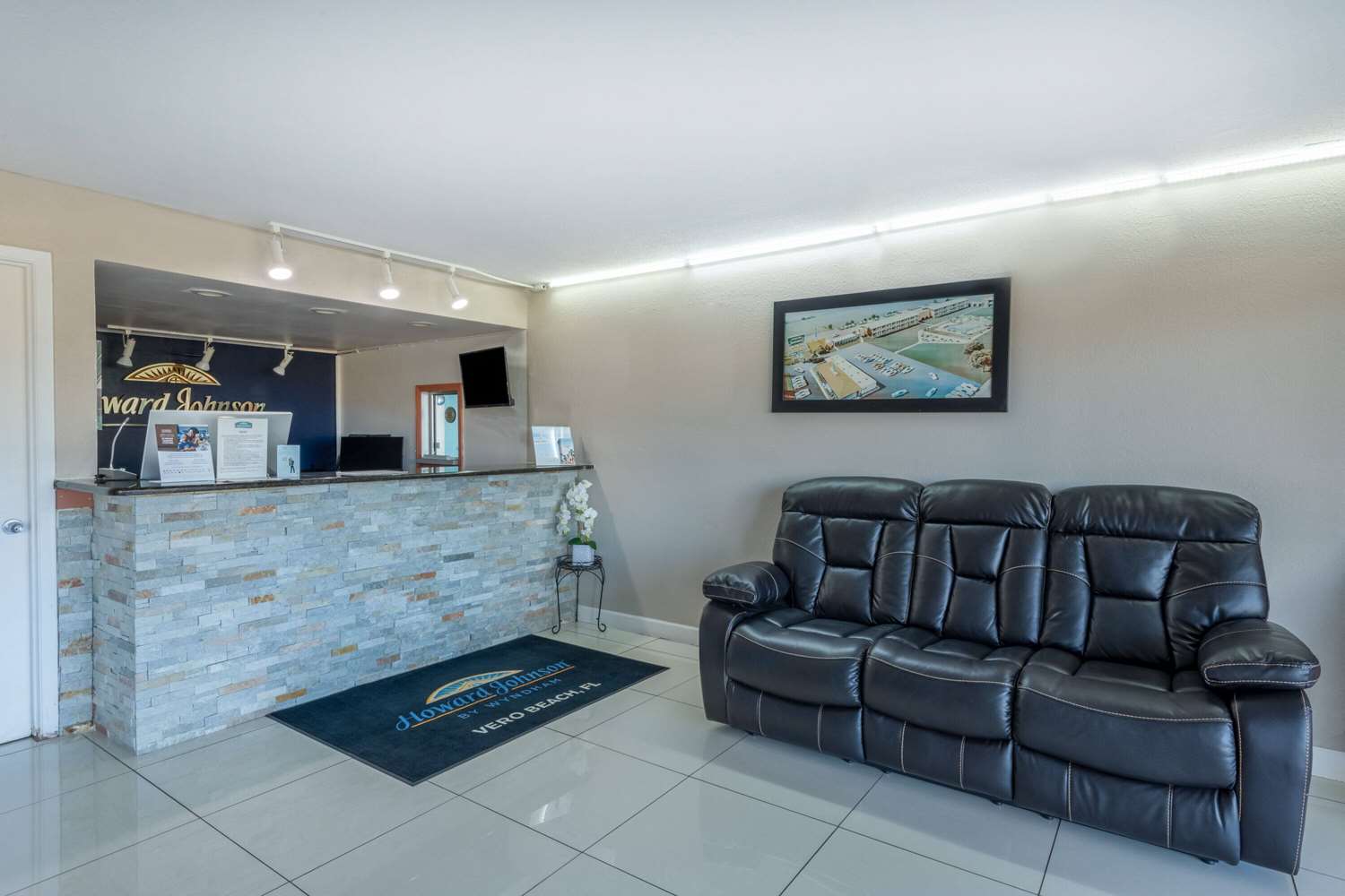 Howard Johnson By Wyndham Vero Beach/I-95 6/42