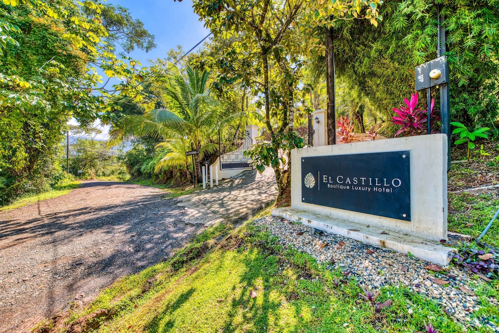 El Castillo - Adults Only 32/50