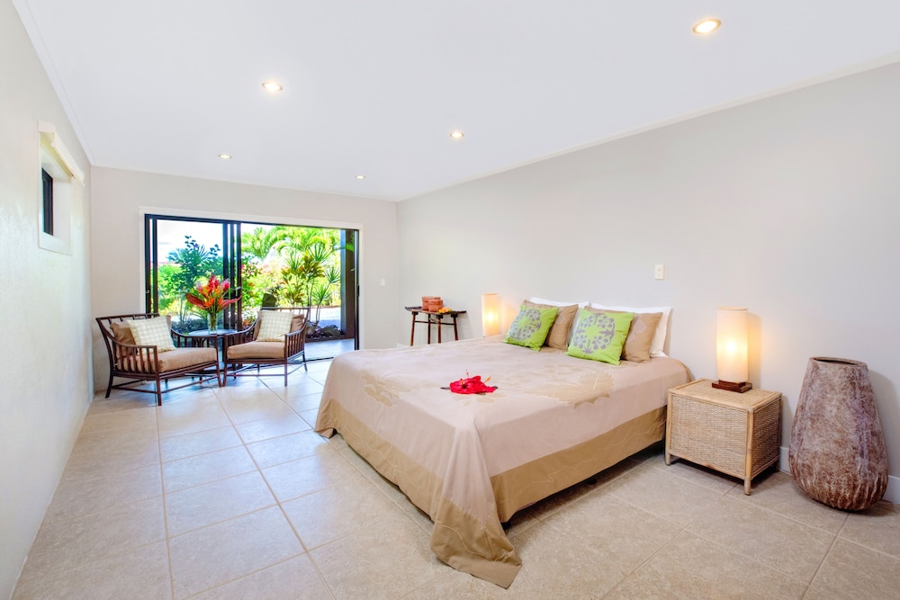 Sea Change Villas 5/50