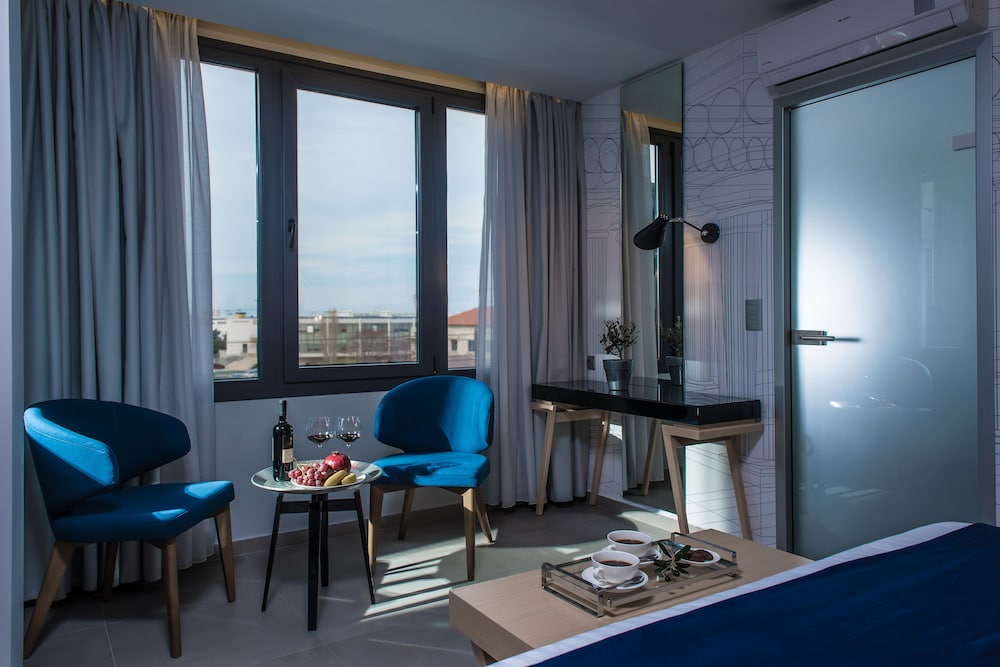 Lavris City Suites 24/50