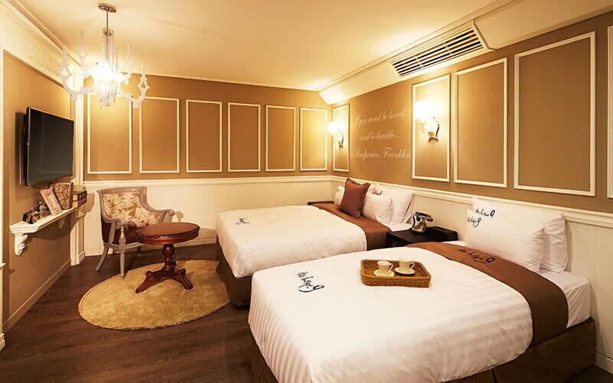 WESTERN, SUITE