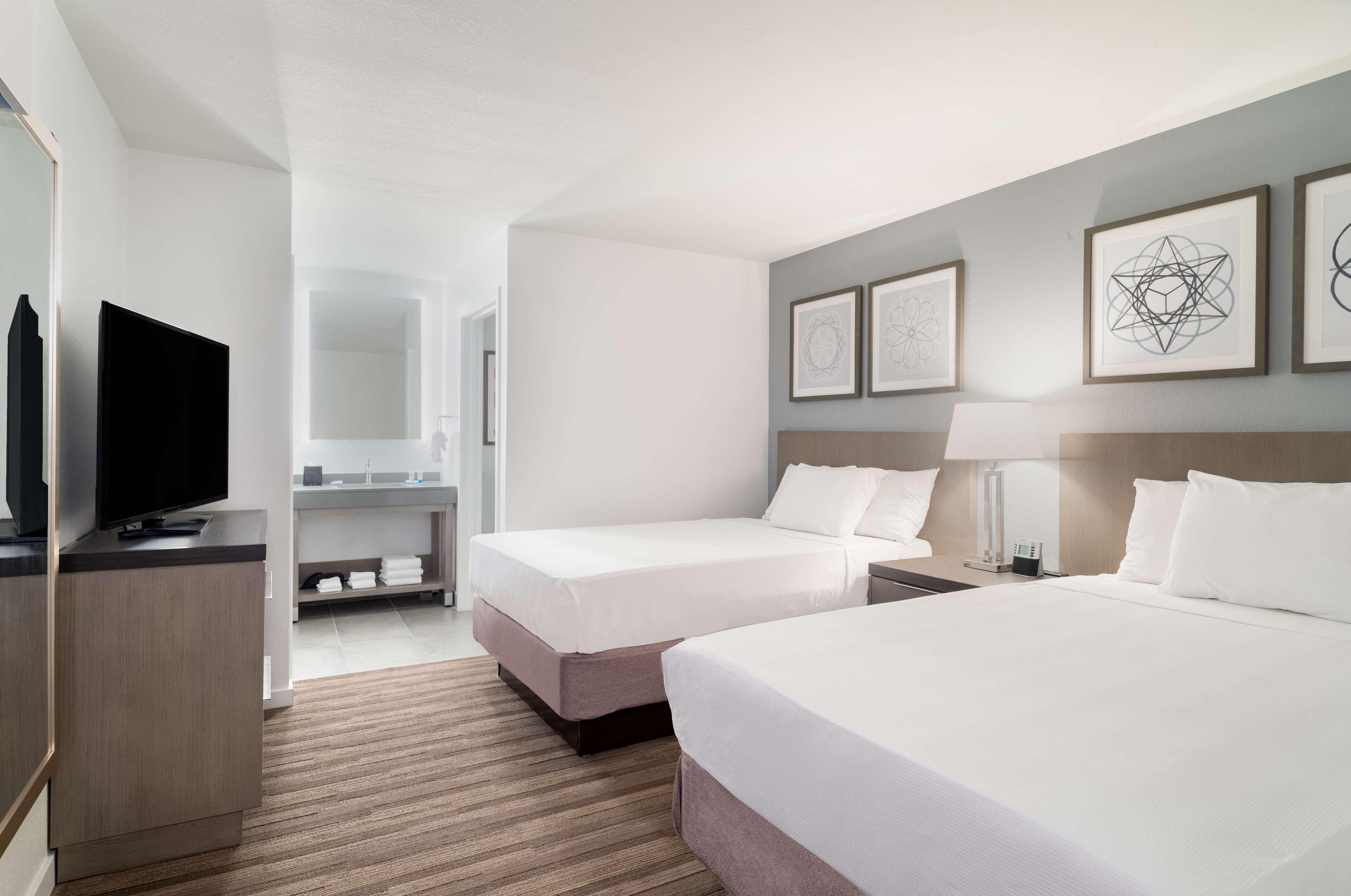 1 Bedroom, Conference, Suite, King Bed, Sofa