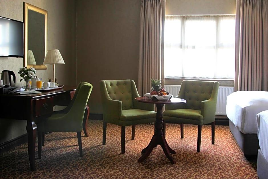 SEVEN OAKS HOTEL 27/46