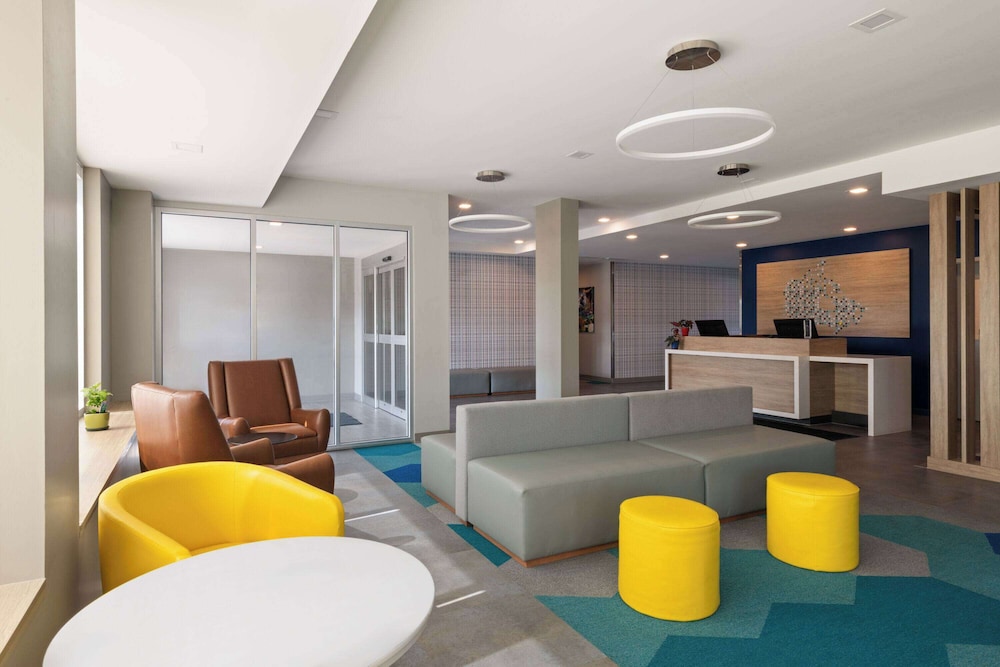 Microtel by Wyndham Lachute 15/30