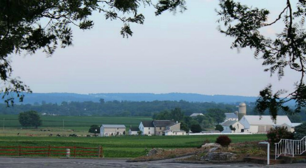 Harvest Drive Family Inn 67/68