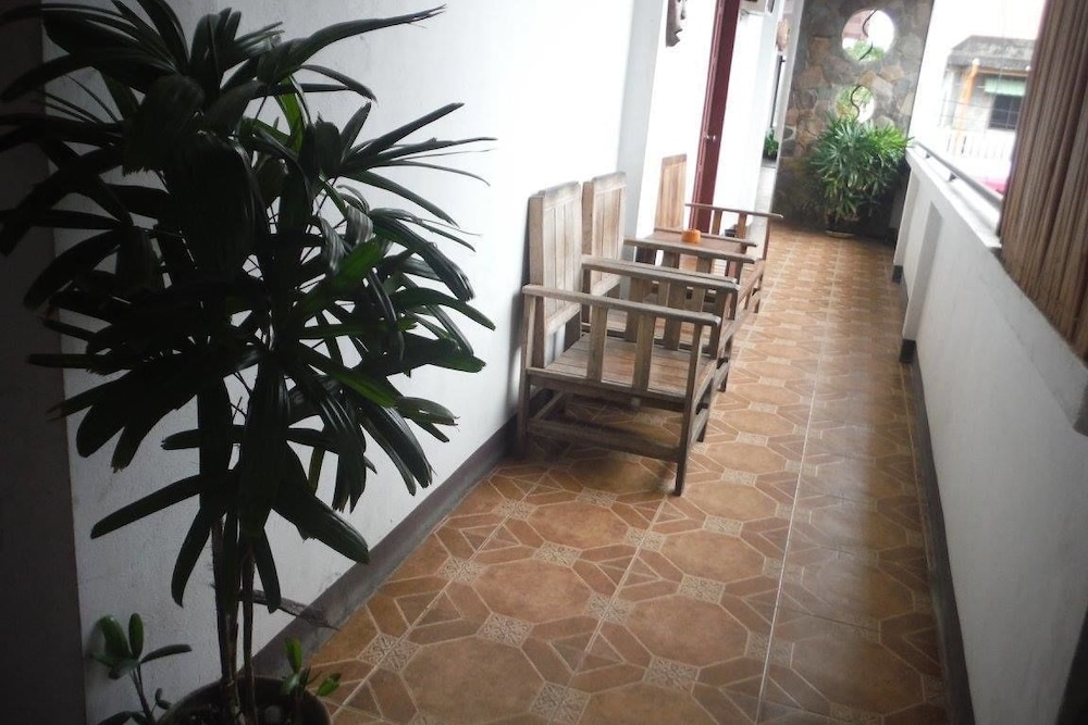Antonios Pension House 50/50