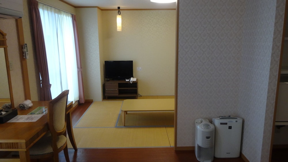 Hotel Castle Village Miyakojima (ex. Miyakojima Onsen Hotel) 18/37