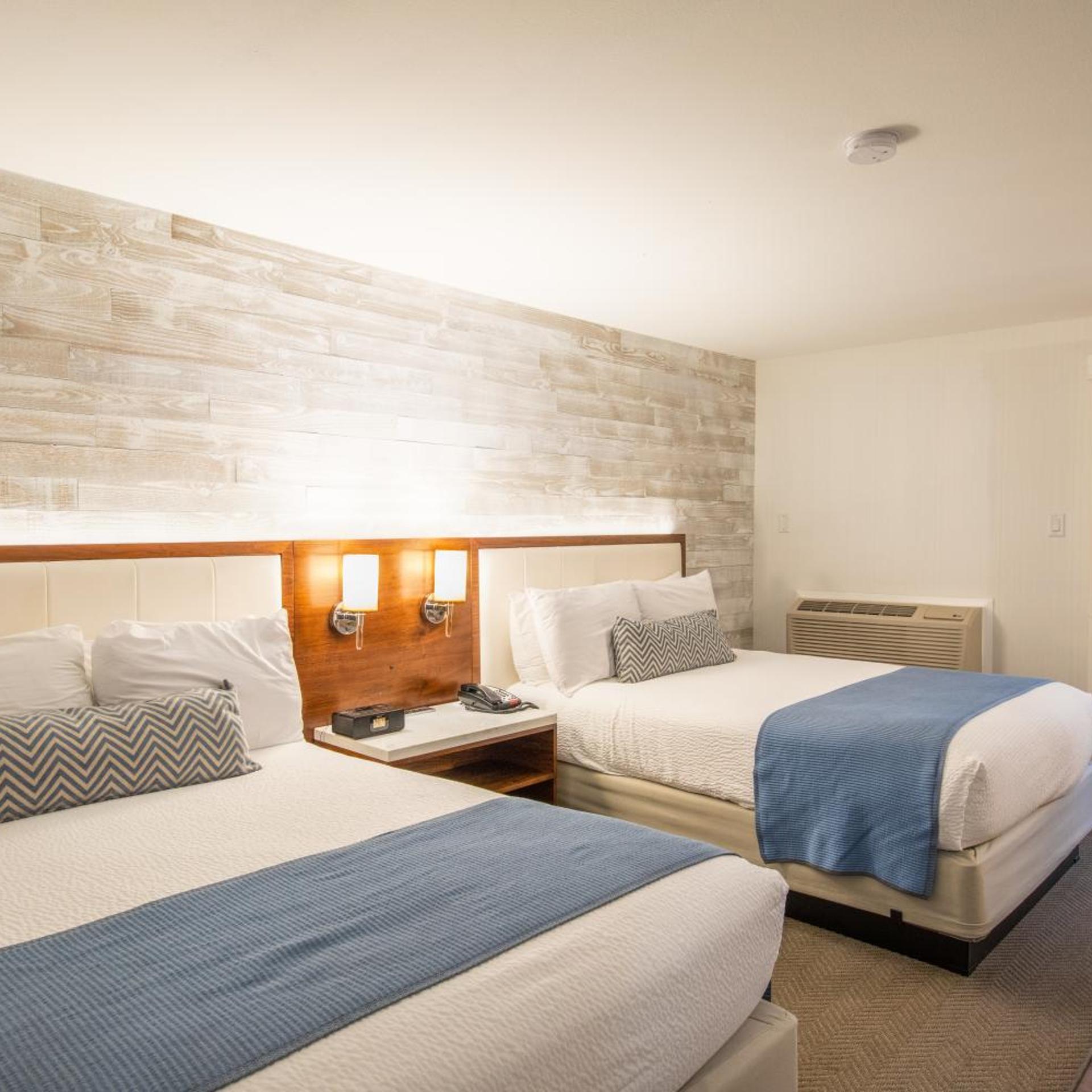 Room, 2 Queen Beds, Partial Ocean View
