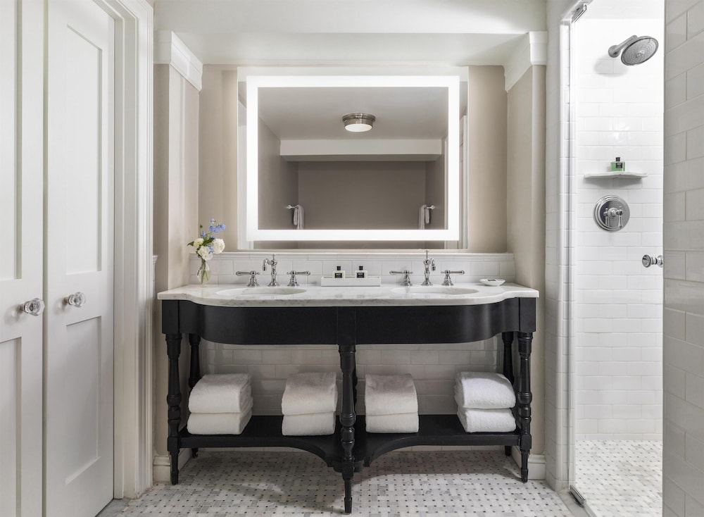 The Carolina Inn, a Destination by Hyatt Hotel 50/50