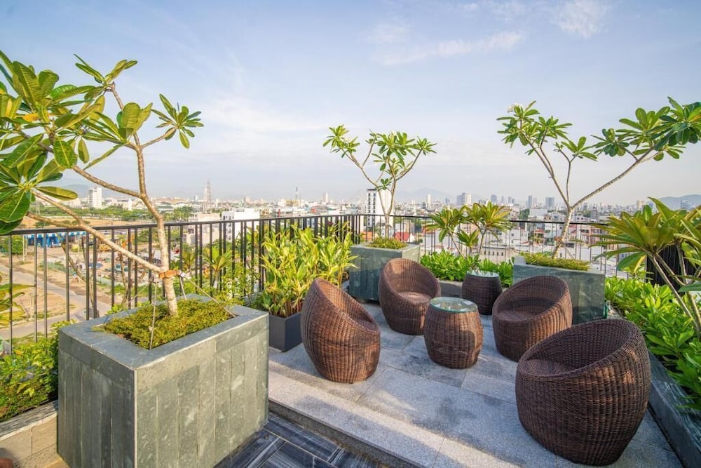 Bonny Boutique Hotel Da Nang 32/50