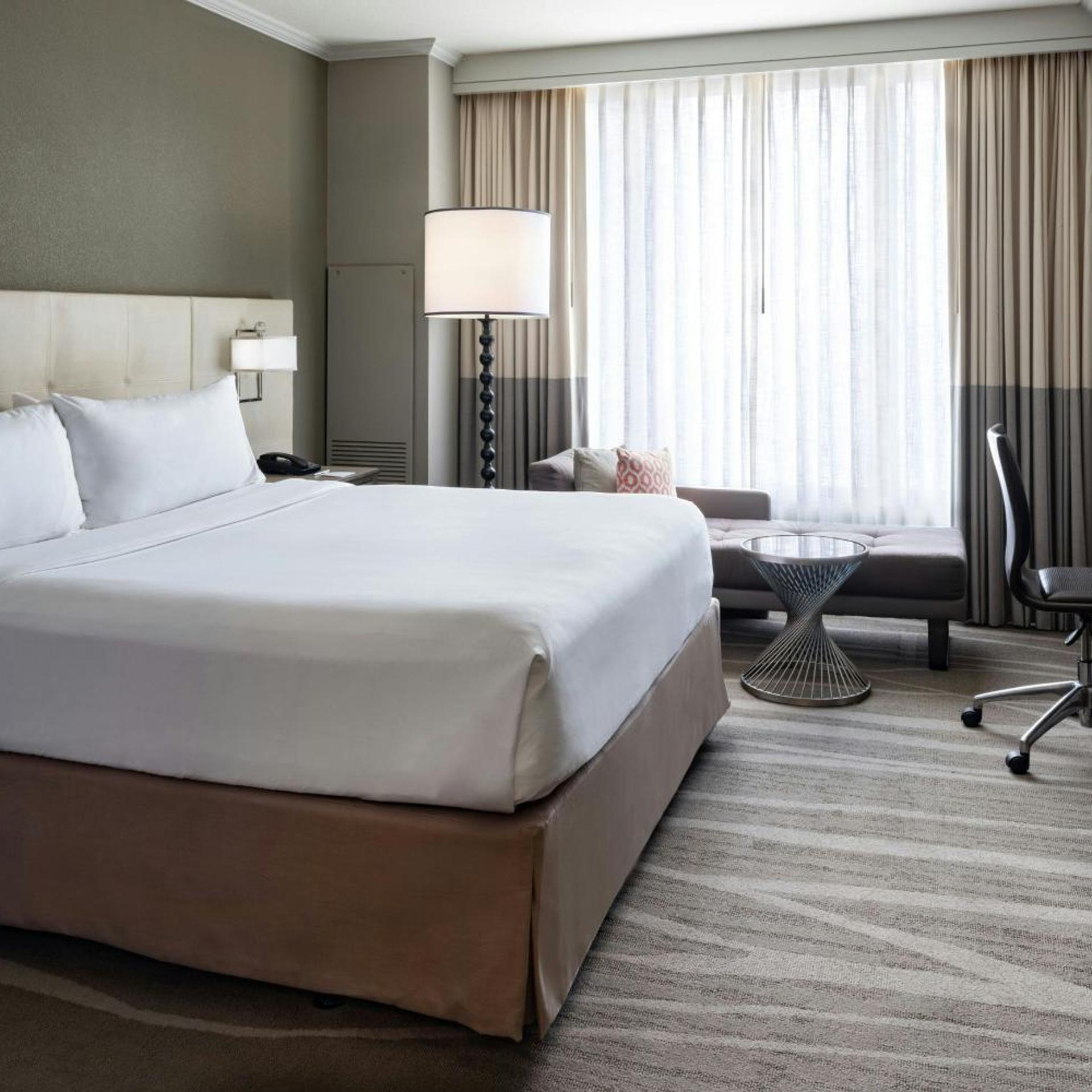 Room, King Bed, Club Floor