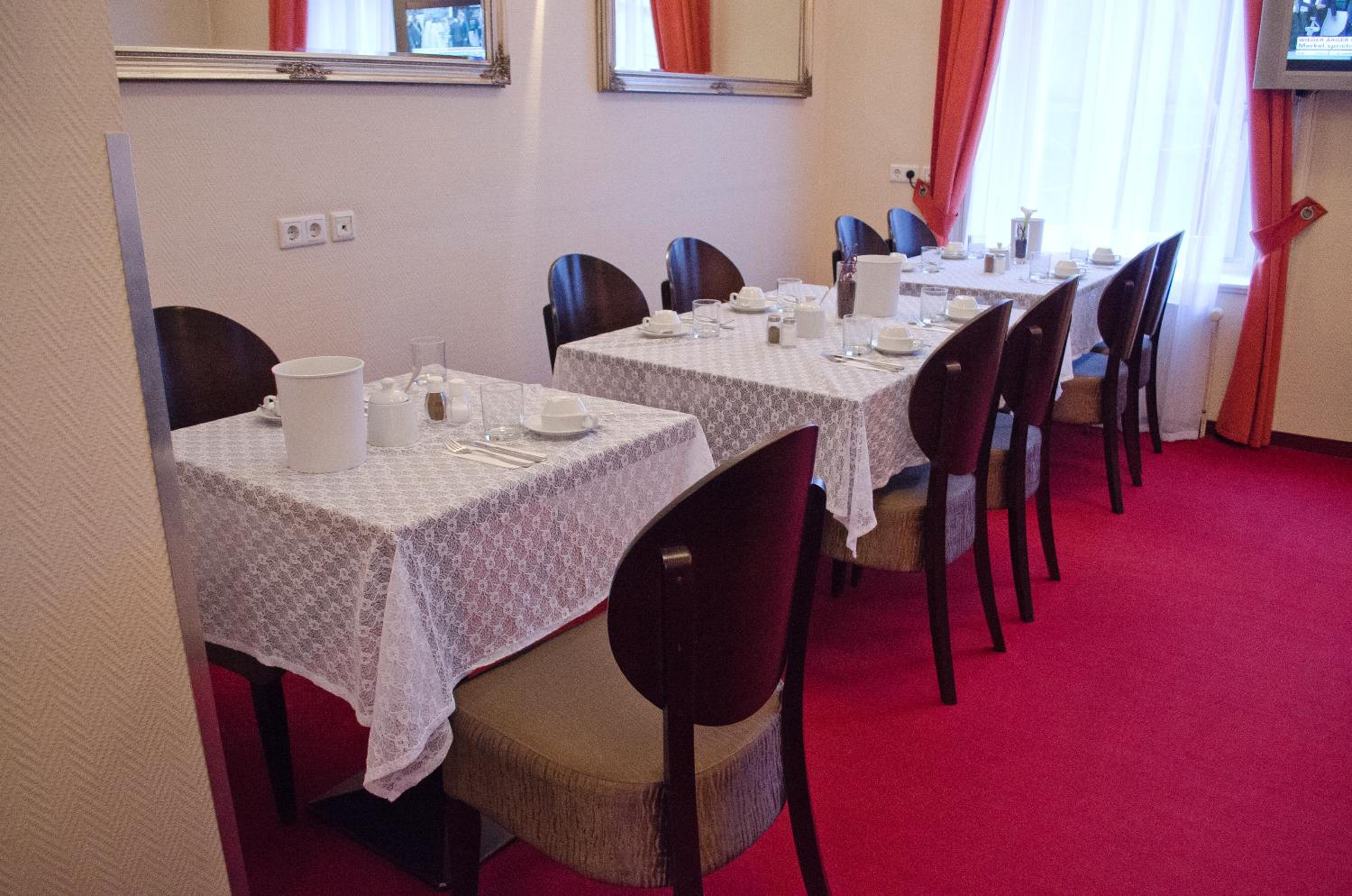 Hotel Polo Am Zob 36/54